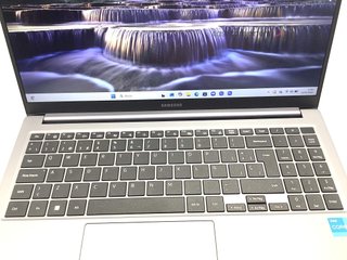 pc portatil samsung np750xgj, intel core i3-1315u, 8gb ram, 256gb ssd, grafica compartida