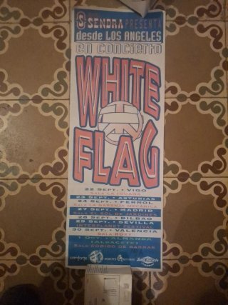 Cartel concierto White Flag