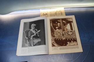 Revistas antiguas: La Esfera 1927, Blanco y Negro 1935, Mundo gráfico.