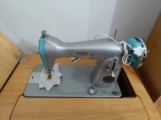 Maquina coser antigua
