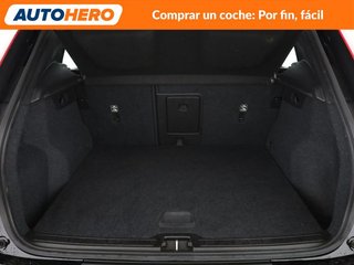 Volvo XC40 2.0 T4 Momentum 2WD