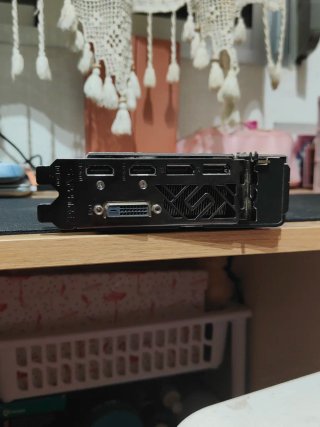 Sapphire Nitro+ Radeon RX 590 8gb VRAM