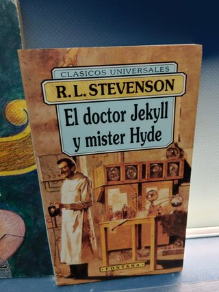 3 novelas, del autor clásicos, R.L Stevenson