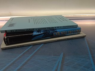 3 novelas, del autor clásicos, R.L Stevenson