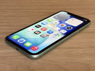iPhone 11 Green 64GB -- OFERTA LEED !! --