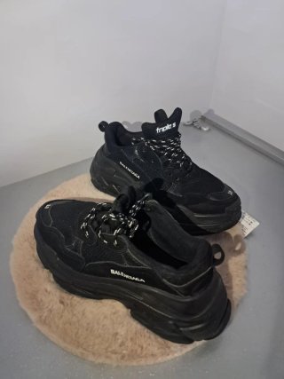 Zapatillas Balenciaga Triple S Talla 38.