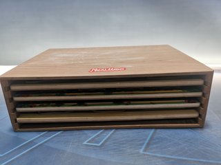 Juguete infantil, juego infantil NENITTOS, caja de madera