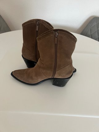 Botines Stradivarius Piel T.38 Tacón Negro