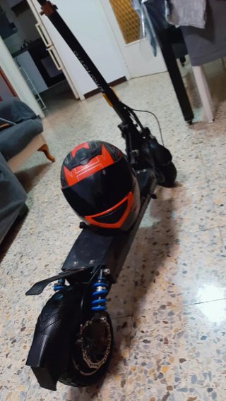 Patinete SmartGyro Rockway con casco incluido