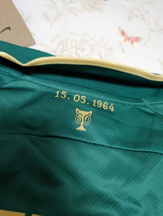 Camiseta Nike Verde y Dorada Talla S