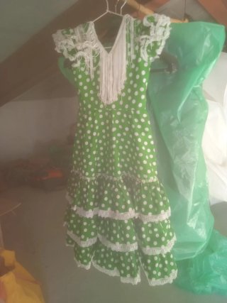 Traje de flamenco de niña verde