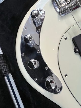 Musicman Stingray Special 4H Ivory