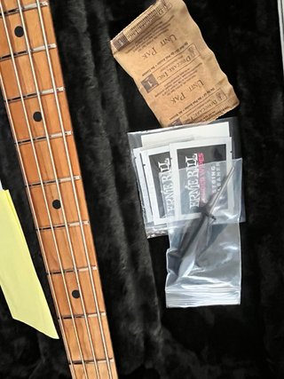 Musicman Stingray Special 4H Ivory
