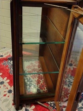 Vetrinetta pensile in legno e vetro
