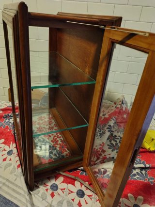Vetrinetta pensile in legno e vetro