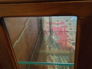 Vetrinetta pensile in legno e vetro