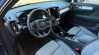 VOLVO XC40 B3 PLUS DARK AUTO
