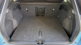 VOLVO XC40 B3 PLUS DARK AUTO