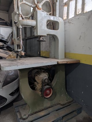 Sierra de cinta industrial