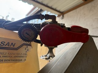 Atomizador 600L para viñas y arboles.