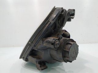 424282 faro izq 921011d0 kia carens (un) concept