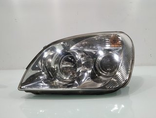 424282 faro izq 921011d0 kia carens (un) concept