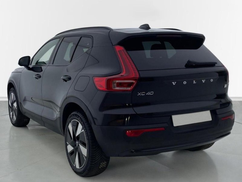 Volvo XC40 2023, foto 5
