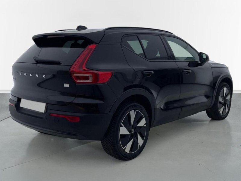 Volvo XC40 2023, foto 6