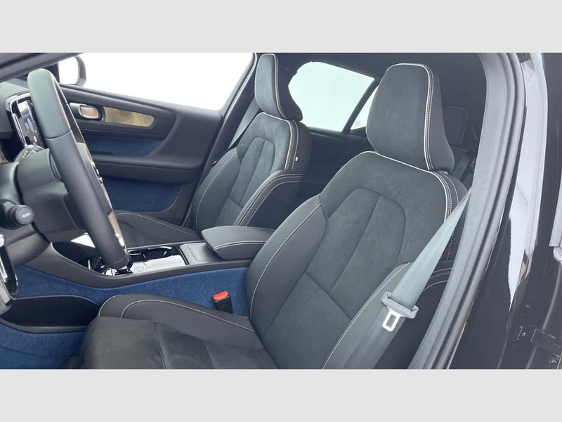 Volvo XC40 2023, foto 9