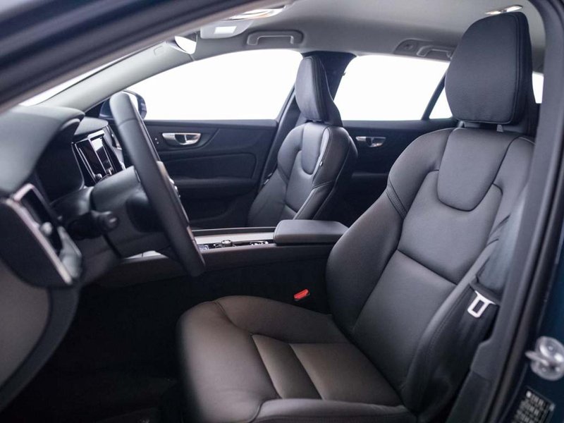 Volvo S60 2024, foto 27