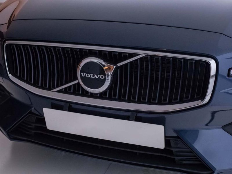 Volvo S60 2024, foto 32