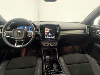 Volvo XC40 2.0 B3 G Plus Dark Auto