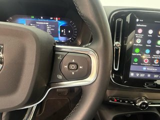 Volvo XC40 2.0 B3 G Plus Dark Auto