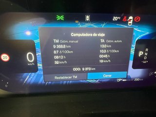 Volvo XC40 2.0 B3 G Plus Dark Auto