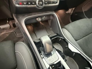 Volvo XC40 2.0 B3 G Plus Dark Auto