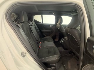 Volvo XC40 2.0 B3 G Plus Dark Auto