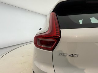 Volvo XC40 2.0 B3 G Plus Dark Auto