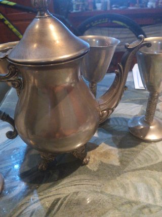 Juego de tetera y vasos