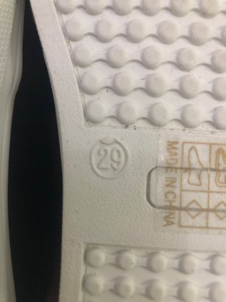 Zapatillas tipo manoletinas de pana negra .Nuevas
