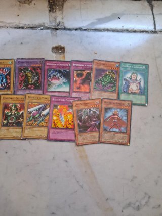 Carte Yu-Gi-Oh! - Lotto carte