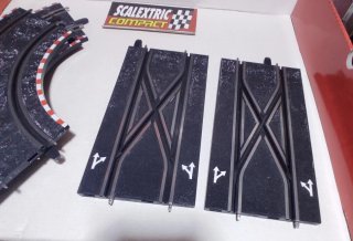 Scalextric Compact. Pack pistas cruce digital