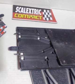 Scalextric Compact. Pack pistas cruce digital