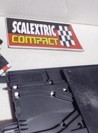Scalextric Compact. Pack pistas cruce digital