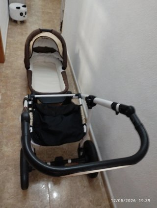 Cochecito y capazo de bebé marrón