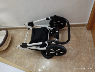 Cochecito y capazo de bebé marrón