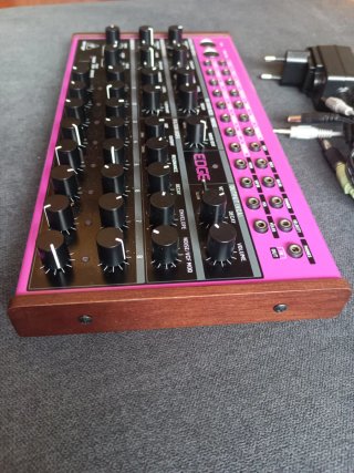 Sintetizador analógico behringer edge