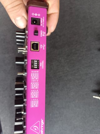 Sintetizador analógico behringer edge