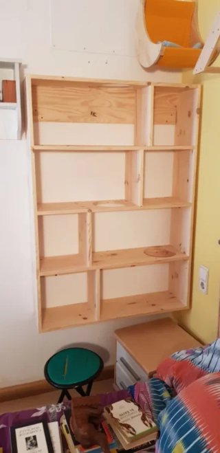 Estantería para gatos de madera