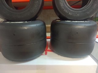 Neumático Karting Vega Blanca