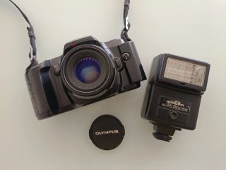 Olympus OM101 Cámara Analógica + Flash